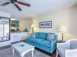 Beautifully Upgraded, Full Kitchen, Comfy King Bed, AC condo