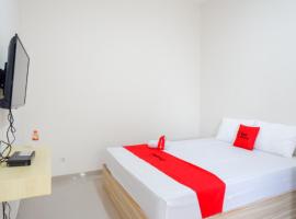 RedDoorz near Pacific Mall Tegal 2, viešbutis mieste Tegalas