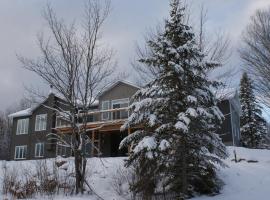 Top of Algonquin Bed and Breakfast, hotelli kohteessa Mattawa