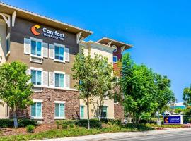 Comfort Inn & Suites Near Ontario Airport, hotel cerca de Aeropuerto internacional de LA/Ontario - ONT, 