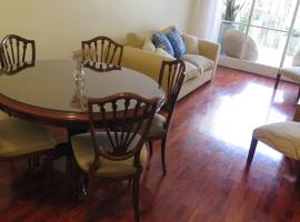 Fabulous and Quiet Apartment+Balcony in Barrio Norte. Your easy access to Buenos Aires!, hotel cerca de Estación de metro Pueyrredon - Línea D, Buenos Aires