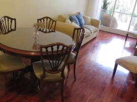 Fabulous and Quiet Apartment+Balcony in Barrio Norte. Your easy access to Buenos Aires!, hotel near Pueyrredon Subway Station - Route D, Buenos Aires