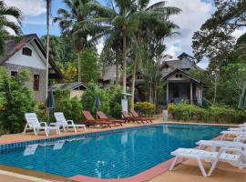 Tree Tops River Huts, bungalow à Khao Sok