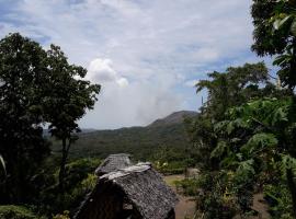 Tanna Volcano Retreat Bungalow, hotel v destinaci Loméméti