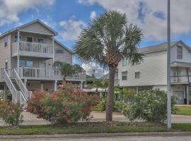 Tropical Oasis In Beautiful Galveston-Tiki Island home, hotel with parking in Virginia Point