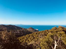 Can Estrellas apartamento vista mar, hotel em Begur