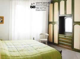 L'Alloggio di Anna Maria Camera con bagno privato, hotel v destinaci Empoli