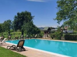 Agriturismo L'Albara - Wines, Pool & SPA, farmstay di Villaganzerla