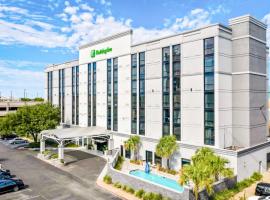 Holiday Inn Alexandria - Downtown, an IHG Hotel、アレクサンドリアにあるAlexandria International Airport - AEXの周辺ホテル