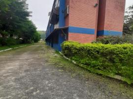 Aconchegante Kitnet em Angra dos Reis-RJ, ideal para casal, hotel em Angra dos Reis