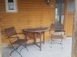 Fewo Be Happy! Kleiner Bungalow mit eigener Terrasse im Grünen!, Ferienunterkunft in Stockhausen-Illfurth