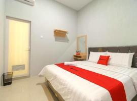 RedDoorz @ Helvetia Medan 2, hotell sihtkohas Pulauberayan