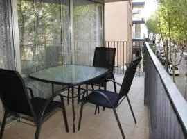 AT067 A pocos metros de la playa, muy bien equipado y con piscina