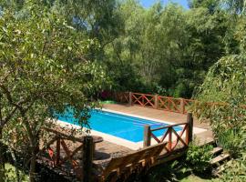 Cabaña Magnolia en Marea Delta del Tigre, lodge in Tigre