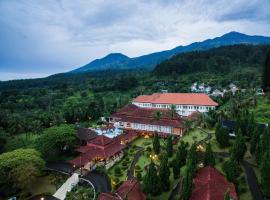 Royal Trawas Hotel & Cottages, basseiniga hotell sihtkohas Trawas