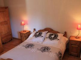 La Ferme de Sous-Lachat, hotel in Samoëns