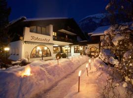 Hotel Föhrenhof Garni, hotel a prop de Am Ried Ski Lift, a Farchant