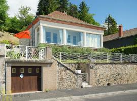 Les Trembles, hotel v destinaci Chambon-sur-Lac