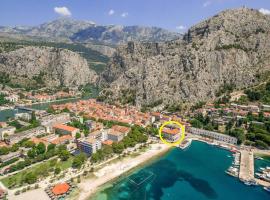 TORETA Apartment - city center, beachfront, hotelli kohteessa Omi&scaron;