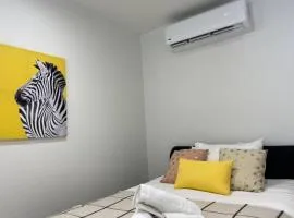 10A Brunswick Living Studio Close to APT and CBD Free Wifi Tram at Doorstep