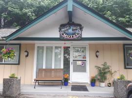 Bridal Falls Motel, hotel v destinaci Rosedale