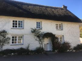 The Thatched Cottage, hotel din Truro