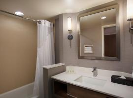 Holiday Inn Grand Rapids-Airport, an IHG Hotel, hotel malapit sa Woodland Mall, Grand Rapids