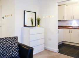 1 Bedroom Apartment Leamington Spa Hosted By Golden Key, hotel in Warwick