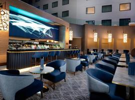 Crowne Plaza London Heathrow T4 by IHG, hotel in Hillingdon