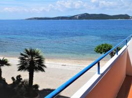 Nea Styra seafront apartment with stunning view, holiday rental in Nea Stira