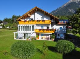 Haus Bübl, hotel near Lake Pressegger, Presseggersee