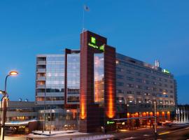 Holiday Inn Helsinki - Expo, an IHG Hotel, hotelli Helsingissä lähellä maamerkkiä Pasilan rautatieasema
