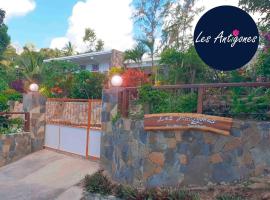 Les Antigones, puhkemajutus sihtkohas Crève Coeur