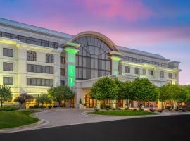 Holiday Inn Wilmington, an IHG Hotel, khách sạn có chỗ đậu xe ở Gurneyville