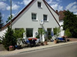 Gasthaus - Pension Am Buchberg, guest house in Mönchsdeggingen