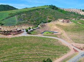 Sirena Vineyard Resort - 3 Bedroom guest house, βίλα σε Paso Robles