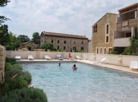 Lagrange Grand Bleu Vacances – Résidence La Closerie, resort village in Barjac