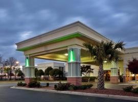 Holiday Inn Lumberton, an IHG Hotel, хотел в Лъмбъртън