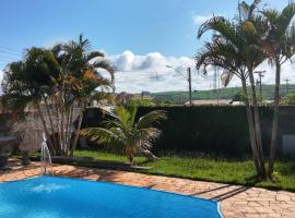 Casa com Piscina Brotas/Patrimônio., hotel cu parcare din Brotas