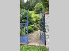 Paola’s Country Home - Vanoi Primiero Trentino, hotel med parkering i Canal San Bovo