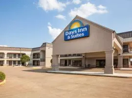 Days Inn & Suites by Wyndham Tyler