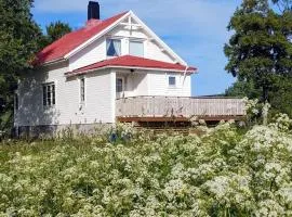 Borghildstua Feriehus Romslig feriehus med panoramautsikt mot havet og Lofotfjellene