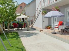 Apartment Tina Gračac, hotel v destinaci Gračac