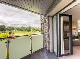 The Penthouse @ Carus Green, golf hotel in Kendal