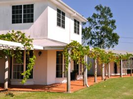 Bimbadgen Estate Vineyard, lodge in Pokolbin