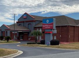 Viesnīca SureStay Plus Hotel by Best Western Warner Robins AFB pilsētā Vornerrobinsa