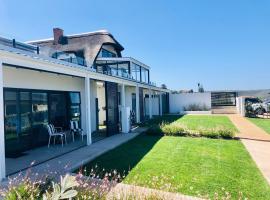 Karee Manor Guesthouse, 4-sterrenhotel in Stilbaai