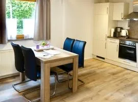 Ferienwohnung #4 mit Terrasse in zentraler dennoch ruhiger Lage - Stadtbus vor der Tür!