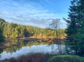 Otter's Pond Bed and Breakfast, B&B in Eastsound