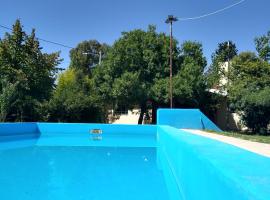 Nonno Aldo Casa de campo, hotel with pools in Maipú